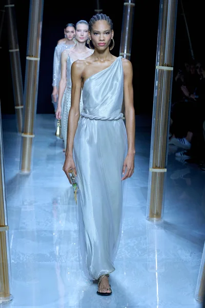 Look 50